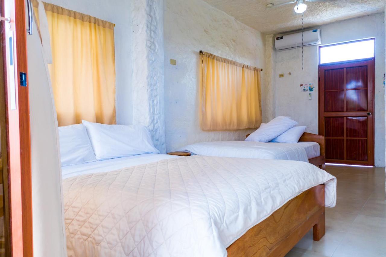 Royal Galapagos Inn 푸에르토 바케리조 모레노 외부 사진