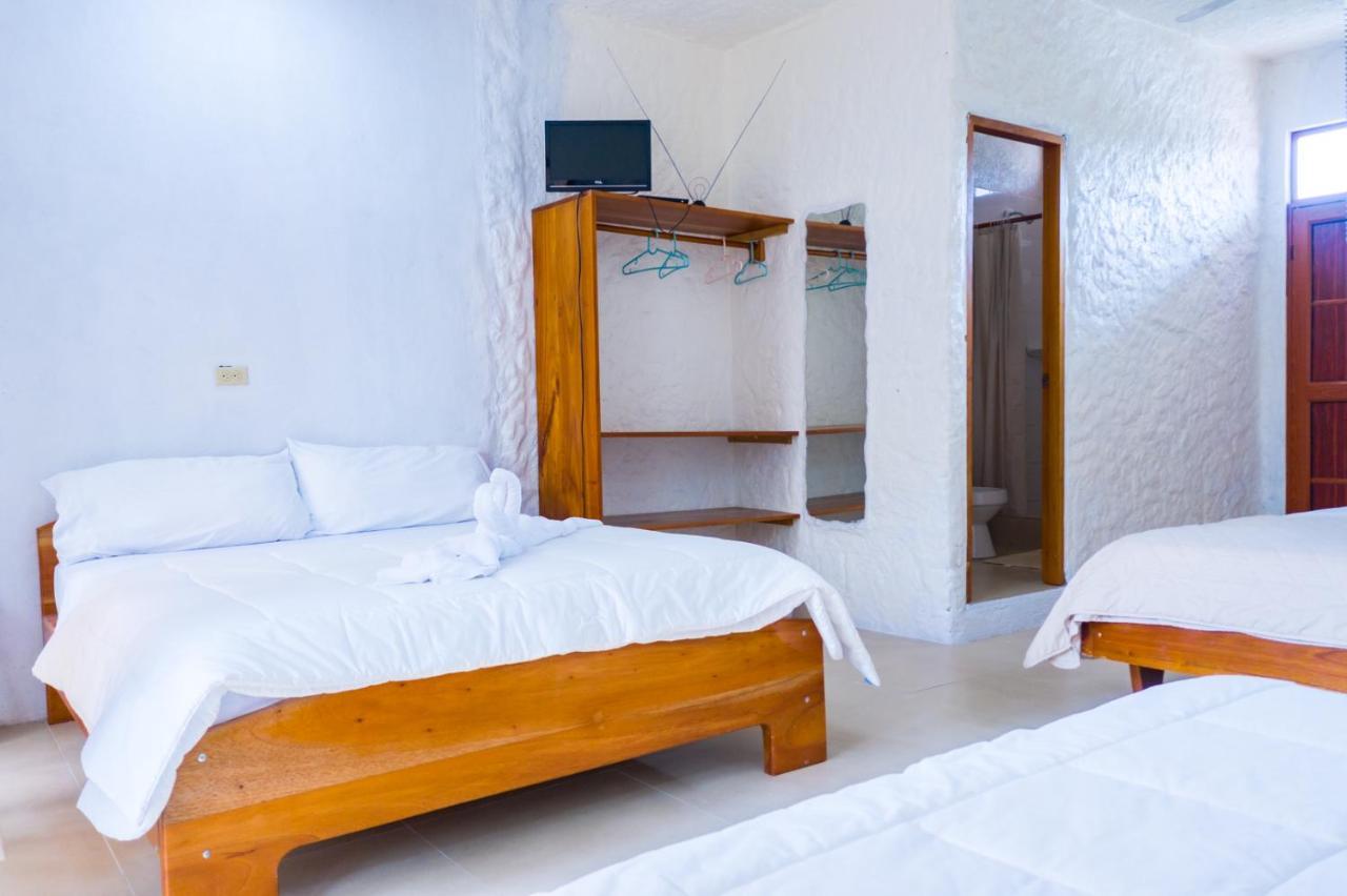 Royal Galapagos Inn 푸에르토 바케리조 모레노 외부 사진