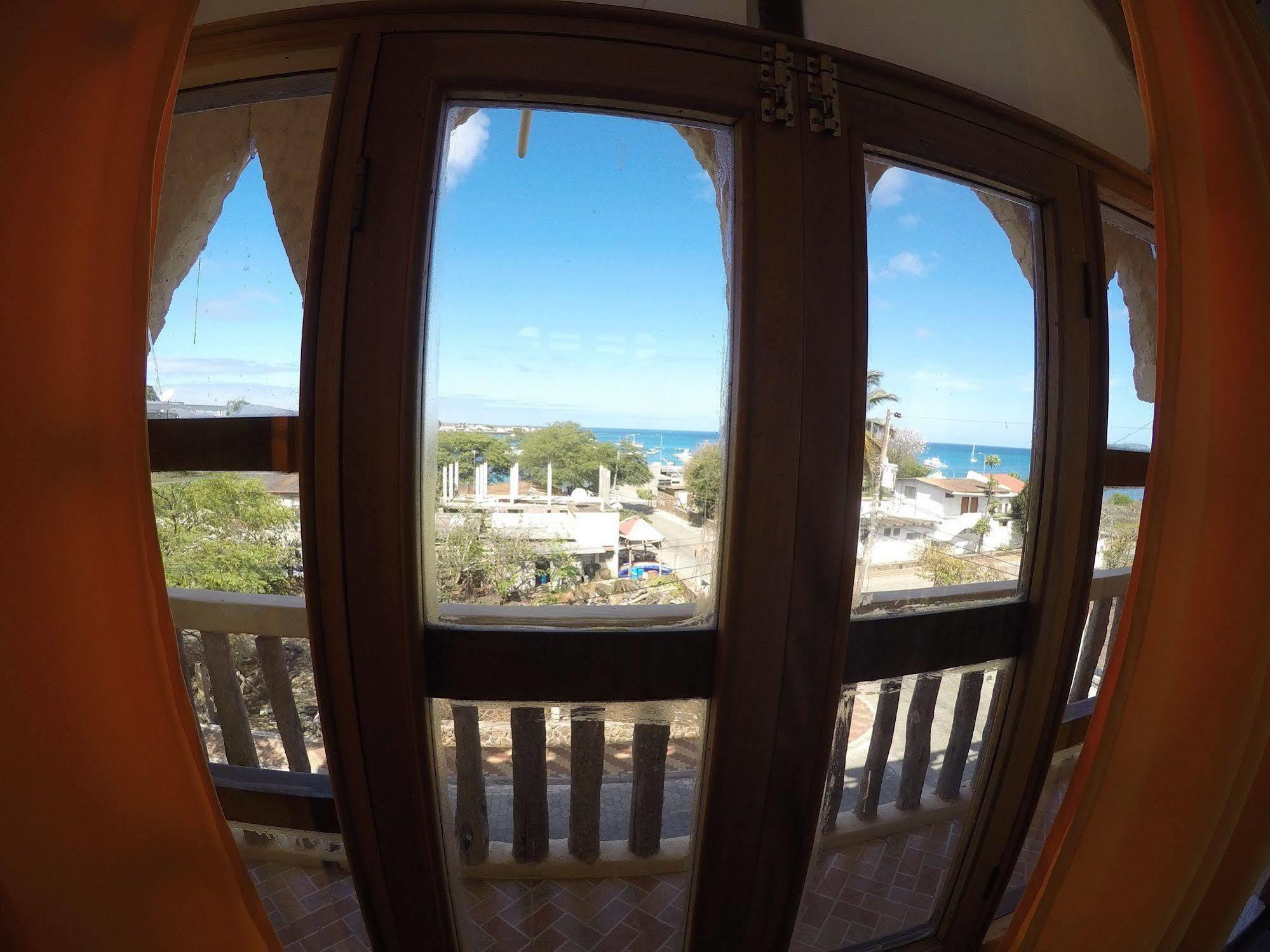 Royal Galapagos Inn 푸에르토 바케리조 모레노 외부 사진
